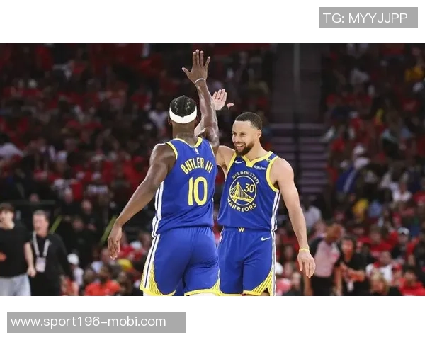 穆迪全场狂砍32分4篮板3抢断8记三分助勇士赢球成队内第二得分手 穆迪全场狂砍32分4篮板3抢断8记三分助勇士赢球成队内第二得分手