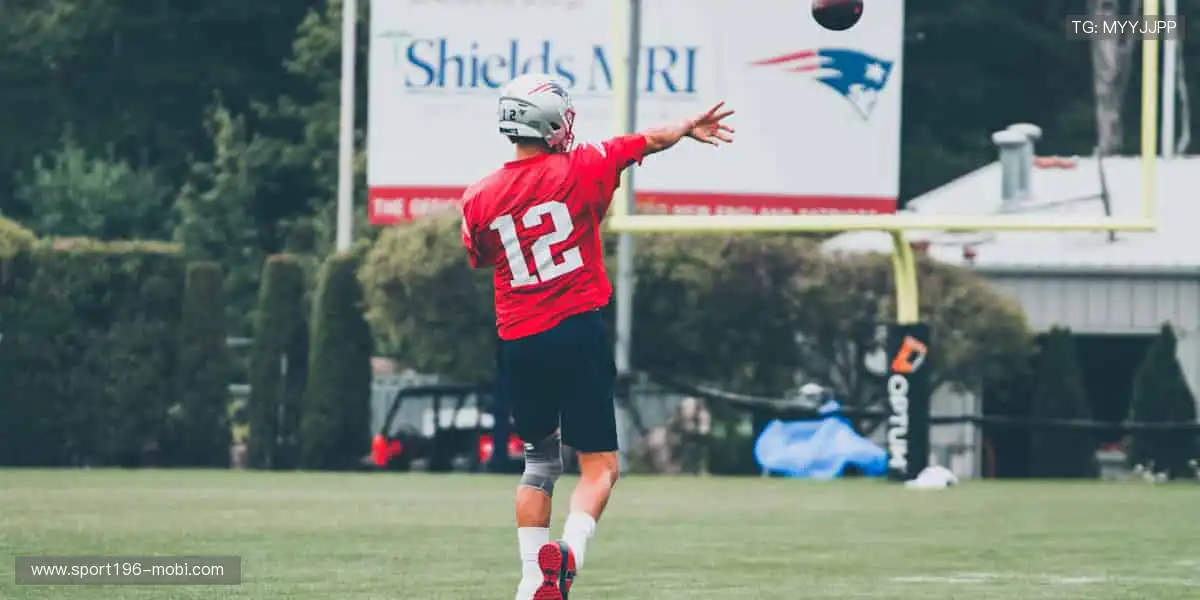 📱边看边聊，与全球球迷共享精彩时刻！💬